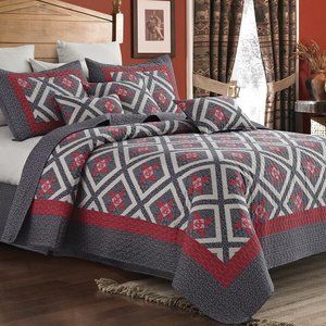 SALE ** BRAND NEW IN BAG  (3PC) Quilt Set (QUEEN)
